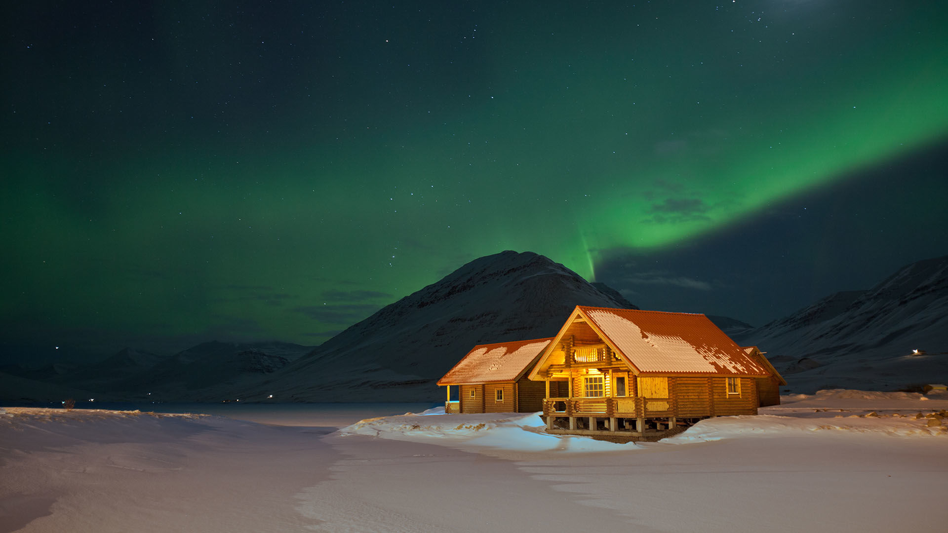 Skitourenreise Island Trollhalbinsel Alpinewelten Bergfuehrer Polarlicht